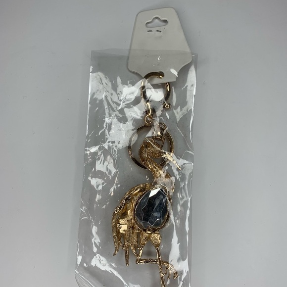 Gold flamingo keychain - Picture 6 of 6